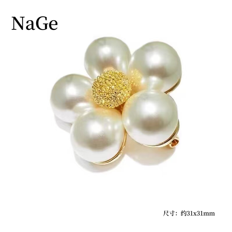 铜合金仿珍珠胸针 甜美珠珠花朵优雅女神大衣超仙少女洋气胸针