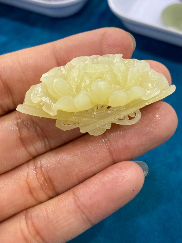 天然和田玉扇子花挂件