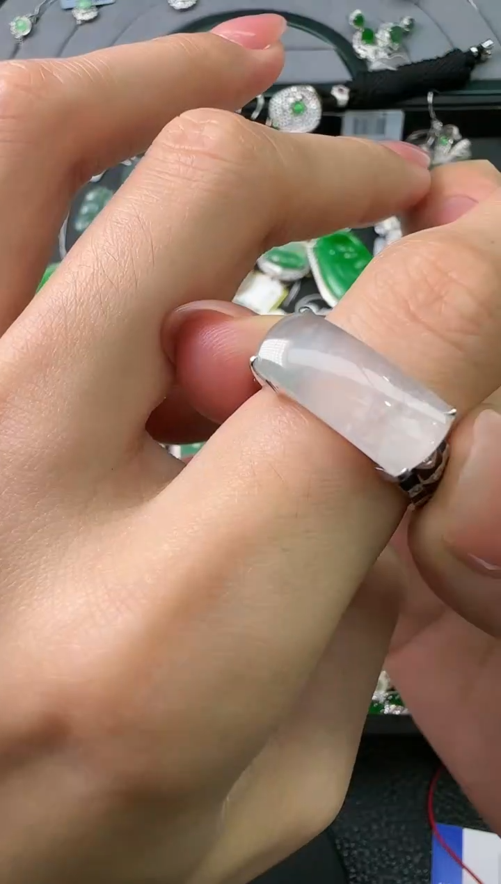 【闪购商品】翡翠颈饰18K金镶嵌珠宝玉石S59