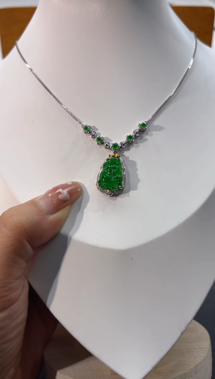 【闪购商品】翡翠套链18K金镶嵌翡翠