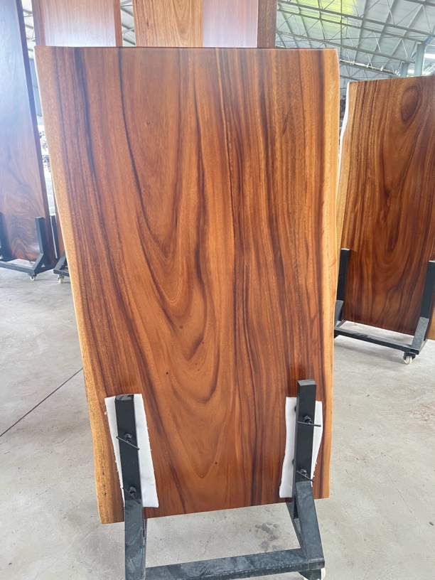 74号南美胡桃木原木整切大板桌130*66-69-73*6