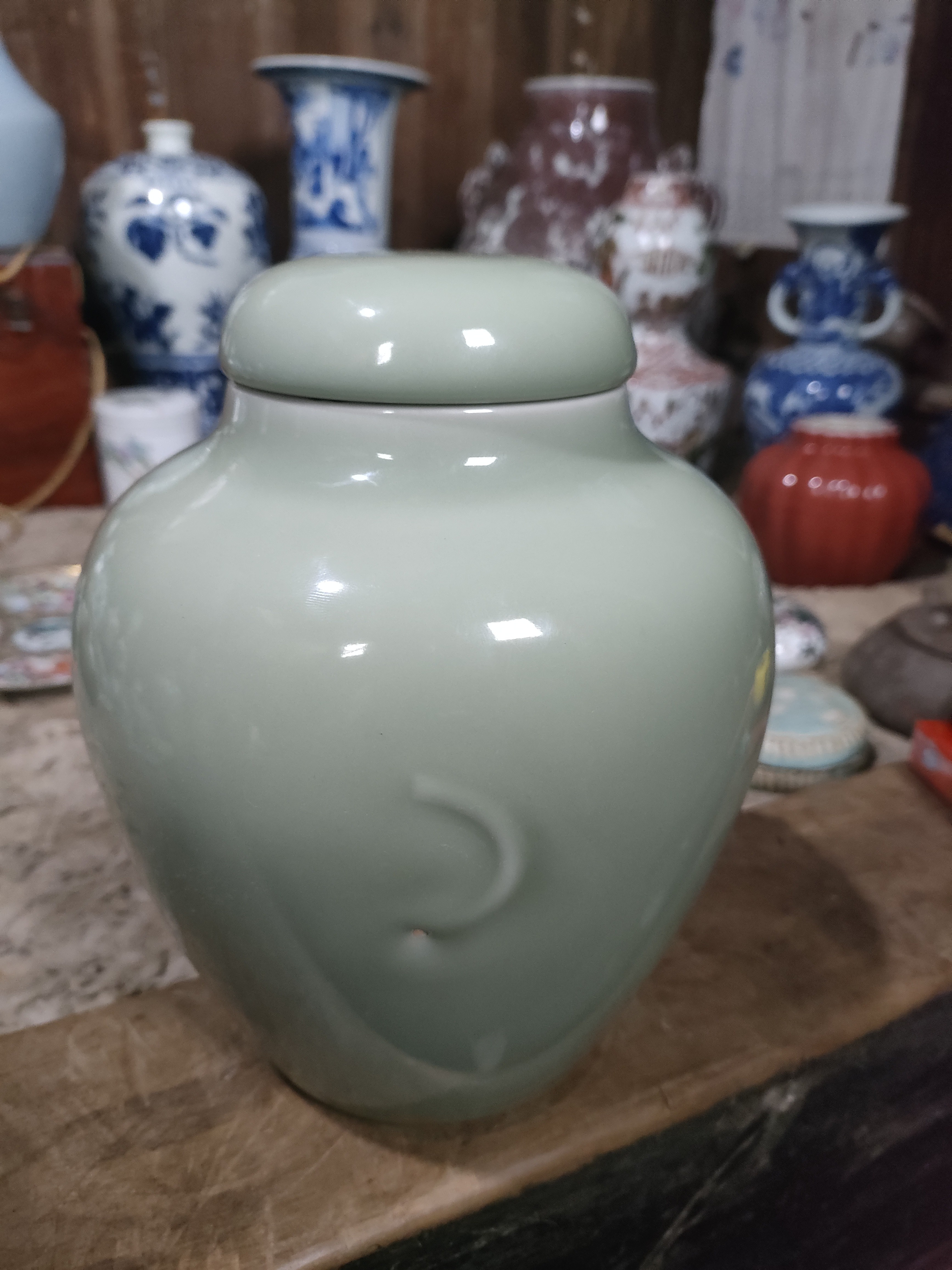 豆青釉月亮弯罐20