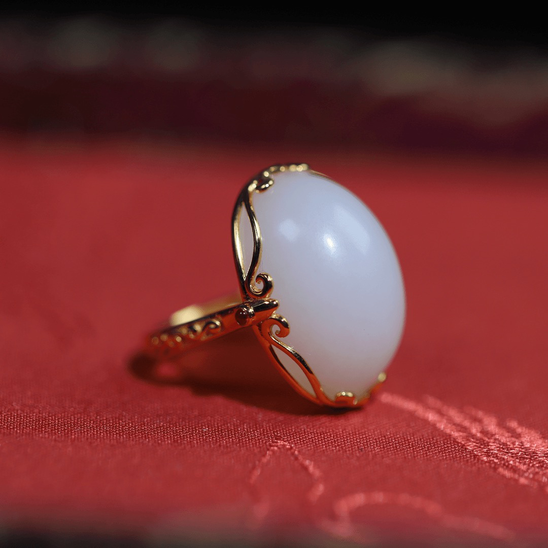 新疆和田玉18K金莲花如意椭圆戒指椭圆蛋面气质轻奢时尚复古精致