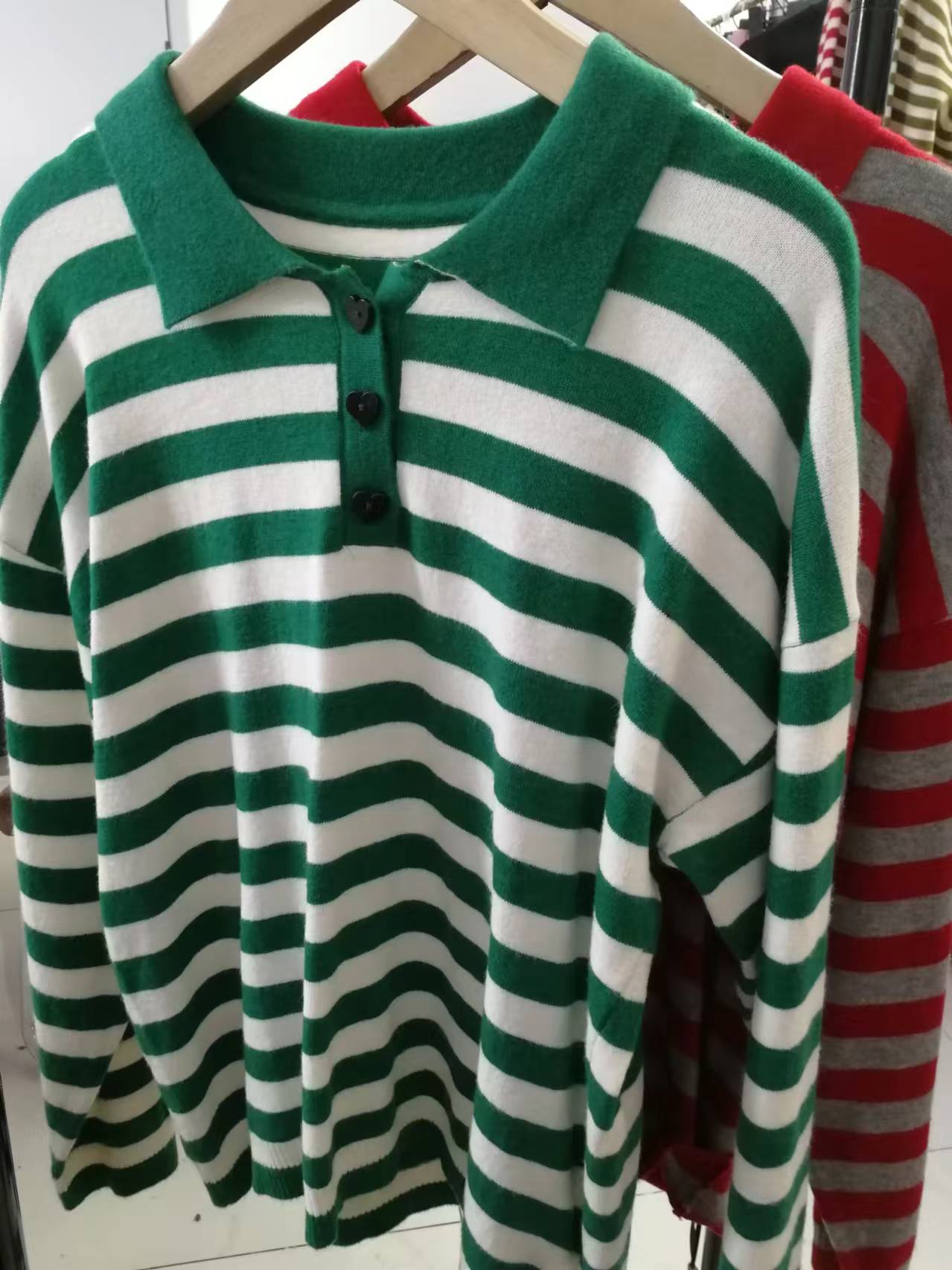 A  女士宽条纹上衣72060