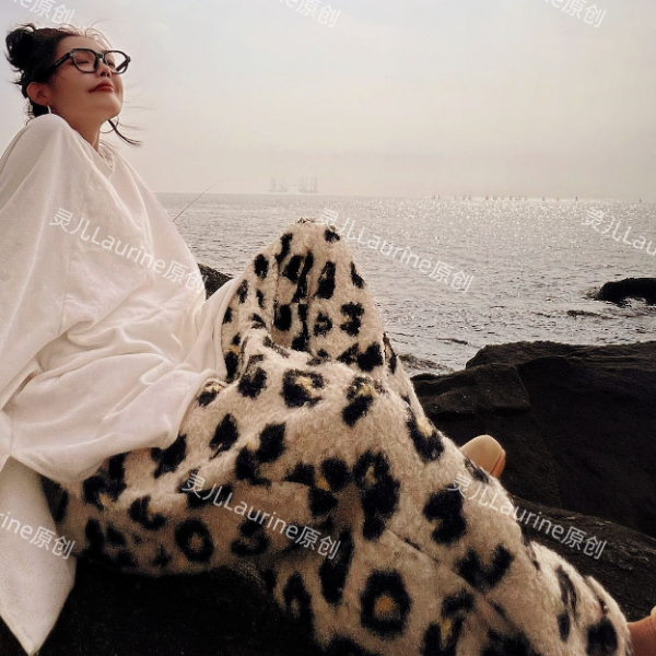 衣森原创宽松慵懒吊脚白豹纹裤