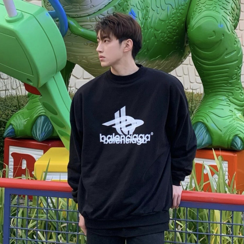 99新 Balenciaga/巴黎世家 4860/FW23 黑色字母印花休闲卫衣/3码/