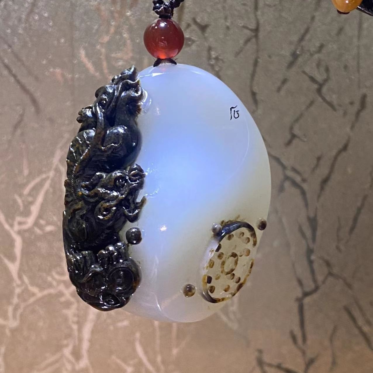 事事如意和田玉把件（雕工精美. 玉质细腻）收藏价值极高