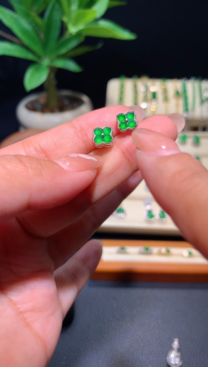 【闪购商品】翡翠耳饰银S925镶嵌耳钉