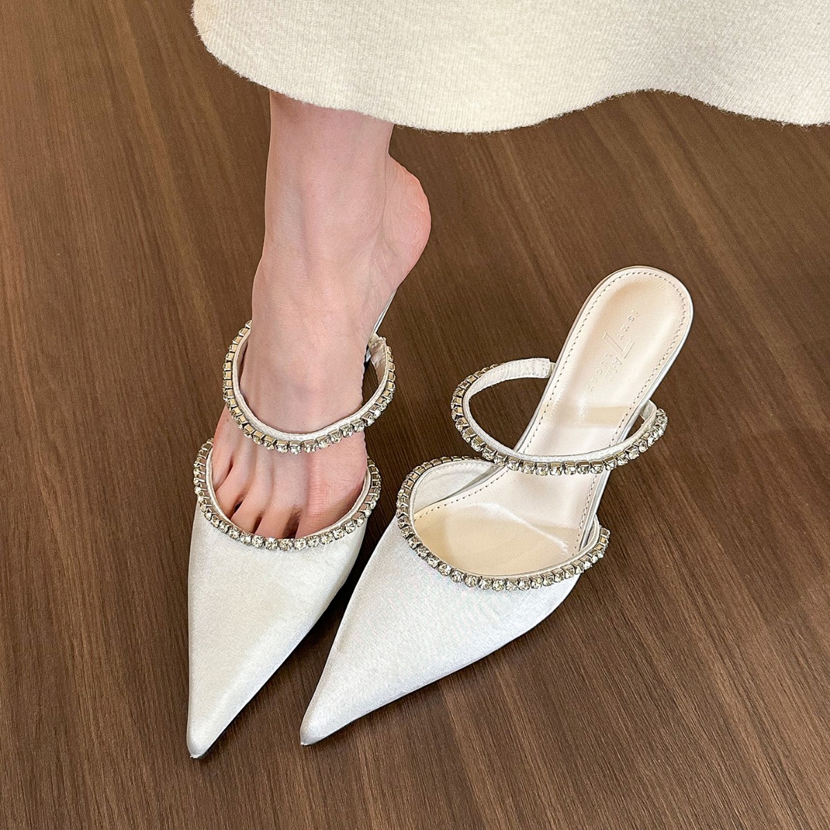 太美了！水钻一字浅口高跟鞋女春季尖头细跟半拖鞋女