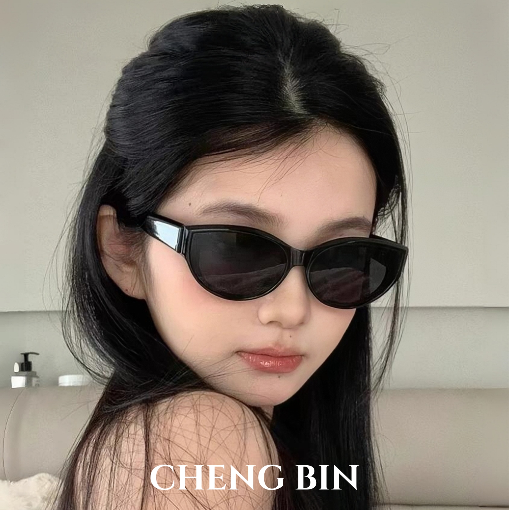 美式猫眼墨镜网红高级感小脸辣妹潮酷黑色眼镜女复古街拍美式墨镜