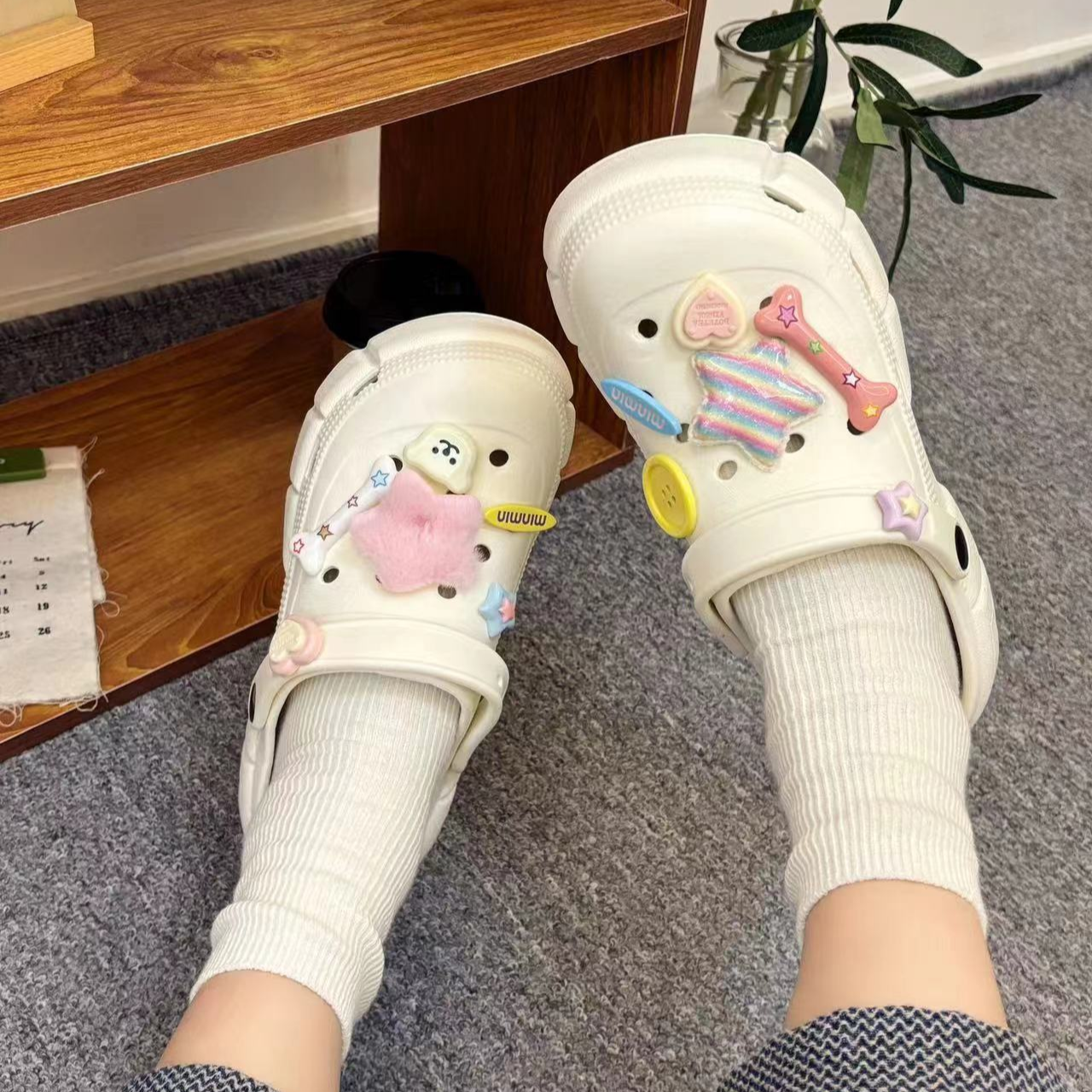 【优遇家】新款夏季厚底网红洞洞鞋防滑透气耐磨爆款女