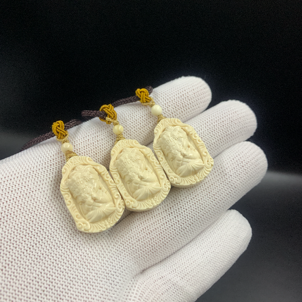 A90828天然猛犸牙扎基拉姆吊坠 支持鉴定 假一罚四