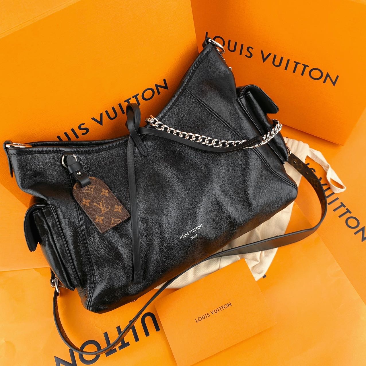 全新未使用 LouisVuitton/路易威登 黑色羊皮carryall cargo手袋