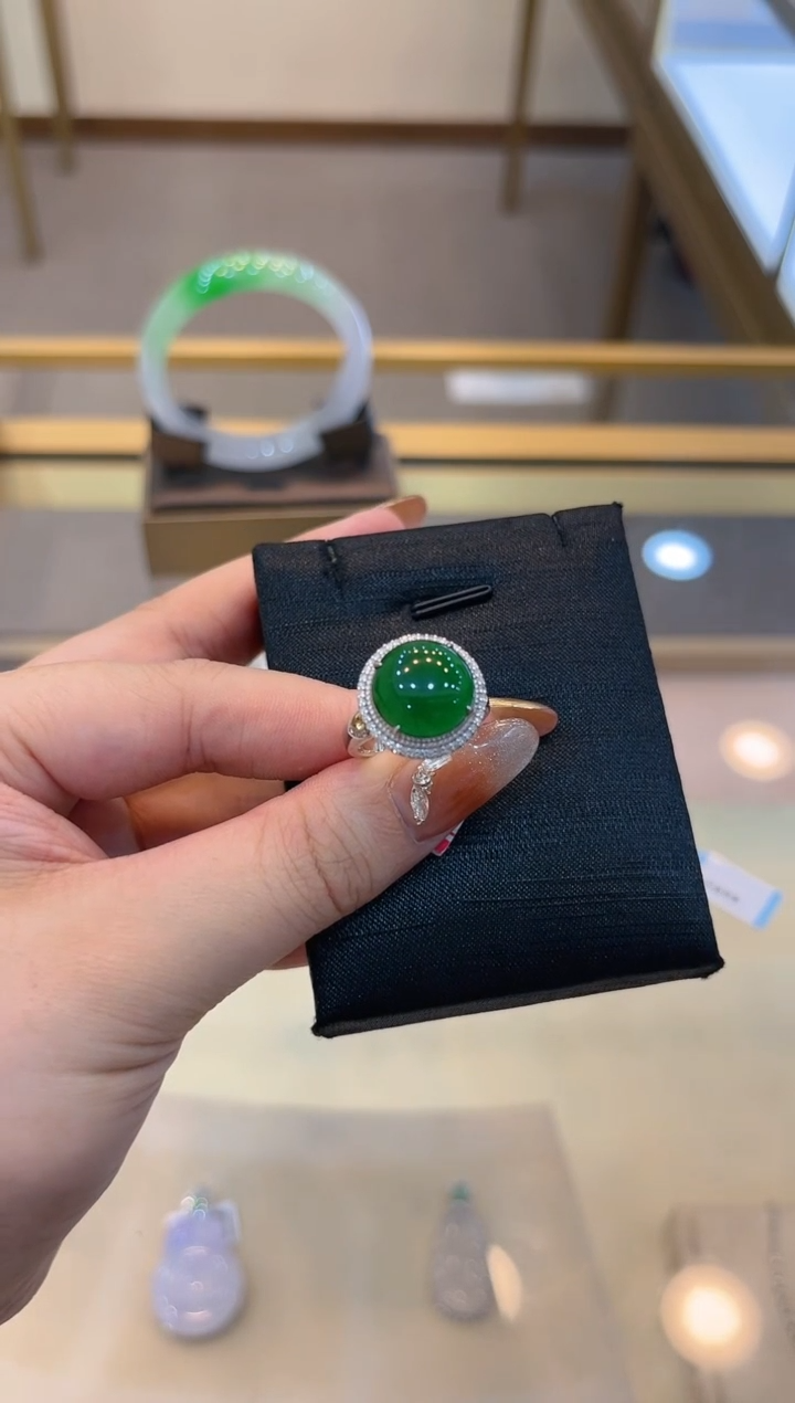 【闪购商品】翡翠戒指18K金镶嵌