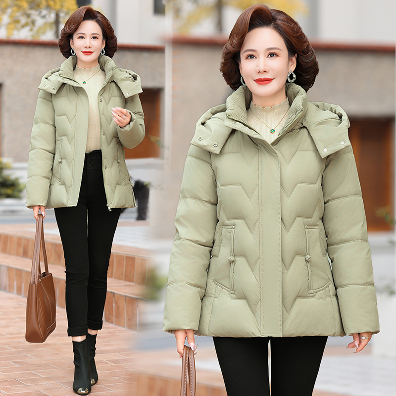 中年妈妈冬季羽棉服短款小个子2024新款中老年女大码冬装棉袄外套