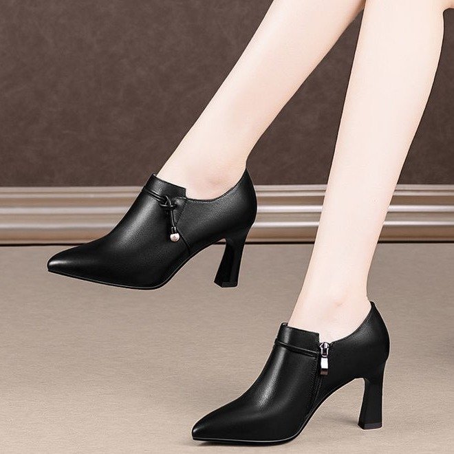 百丽纯爱高跟单鞋女2023年新款春秋女鞋深口软皮珍珠时尚粗跟百搭