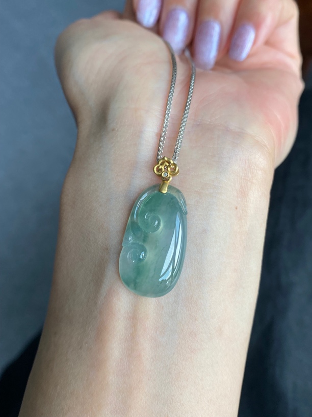 翡翠颈饰翡翠如意吊坠