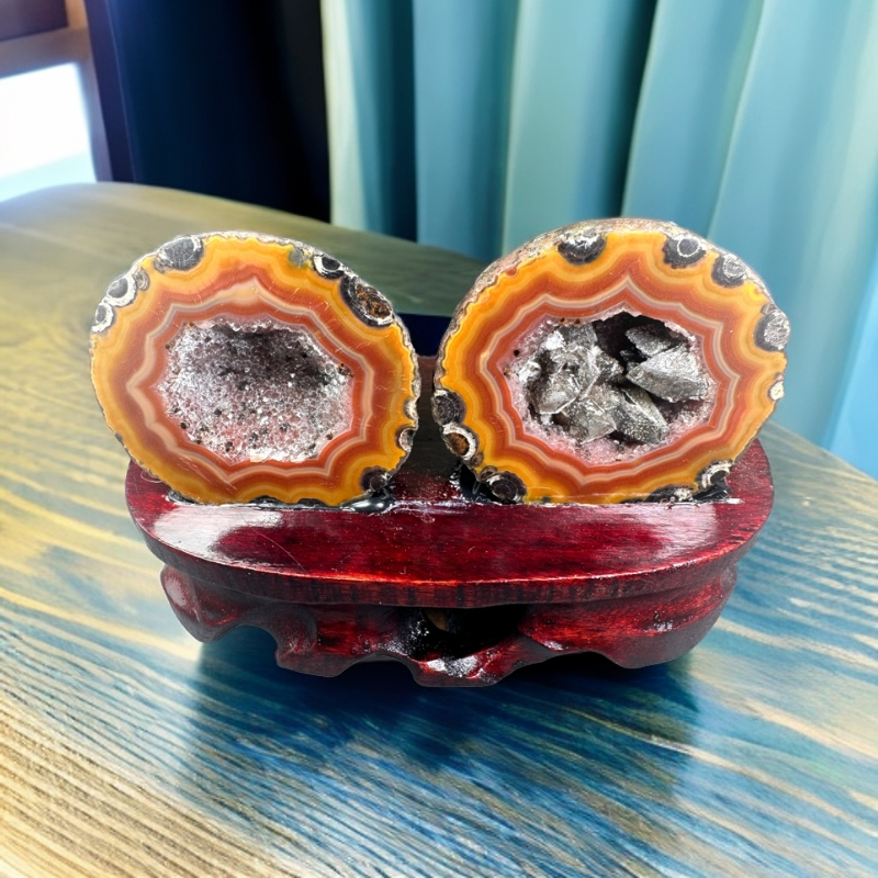 无品牌战国红玛瑙玉石直播间对石招财水晶洞聚宝盆珍藏摆件送礼物