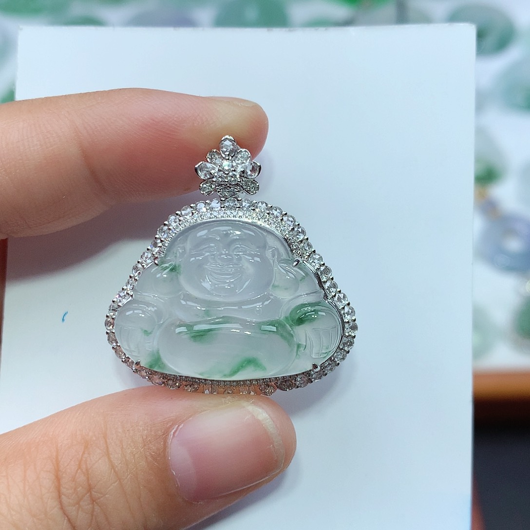 翡翠颈饰18K金镶嵌?****佛