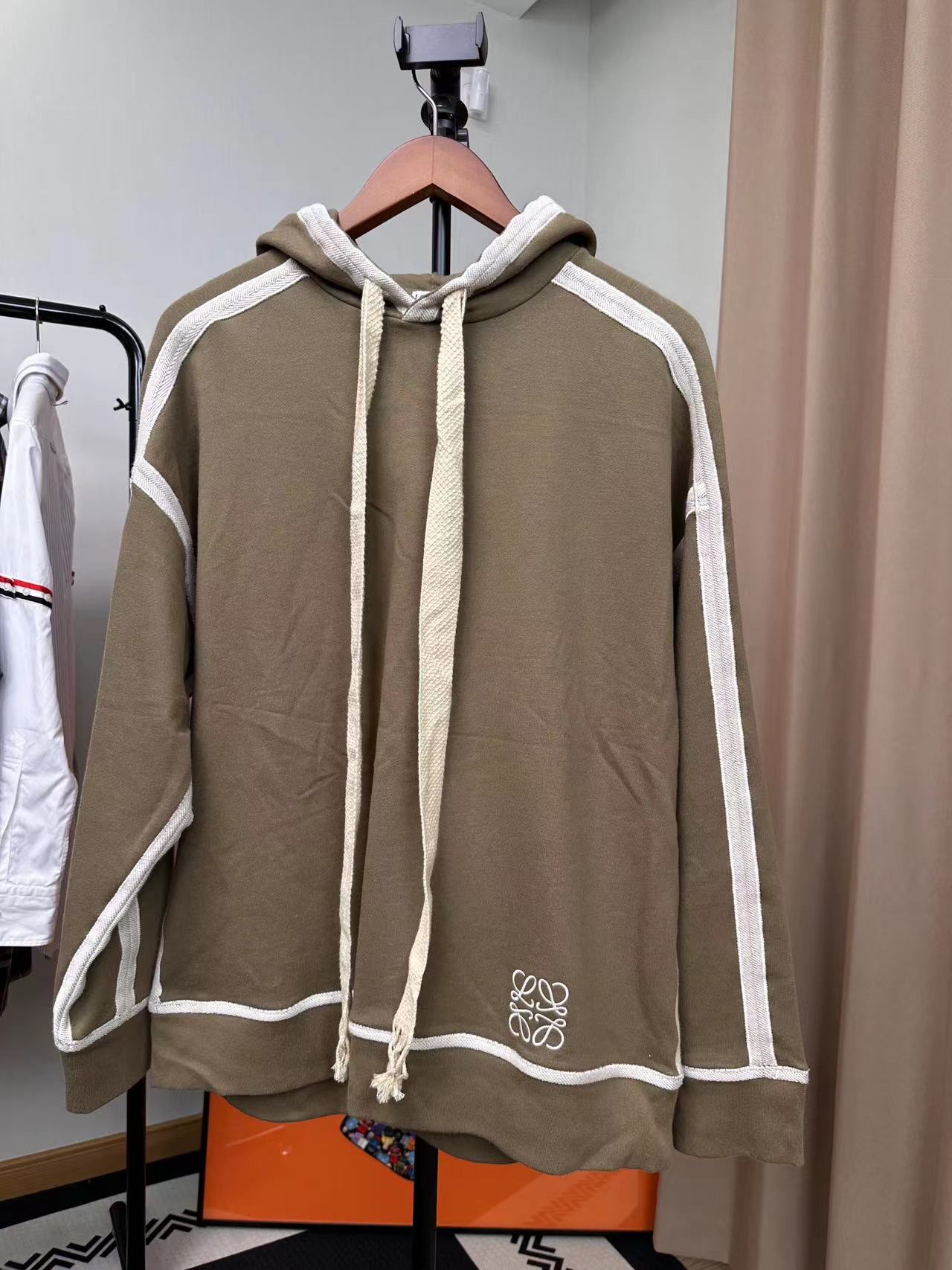 全新未使用 LOEWE/罗意威 LOEWE罗意威 卡其绿帽衫/S码/全新/3031