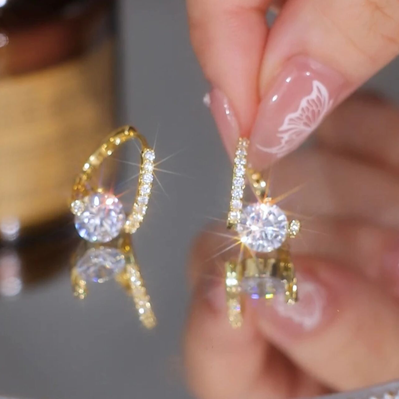 铜合金合成锆石耳饰 【308号】满钻轻奢气质耳扣时尚女减龄百搭耳环