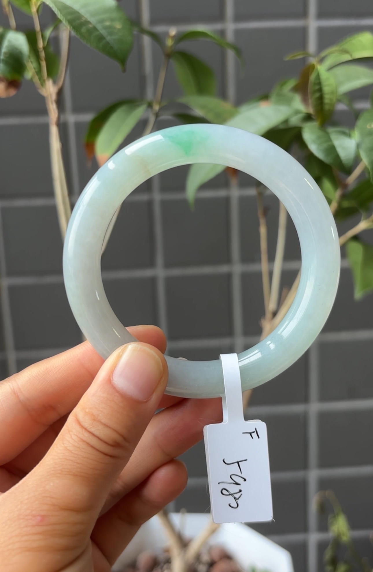 F（上新）高货瑕疵有裂扣手54.6圈飘翠圆条缅甸翡翠a货手镯
