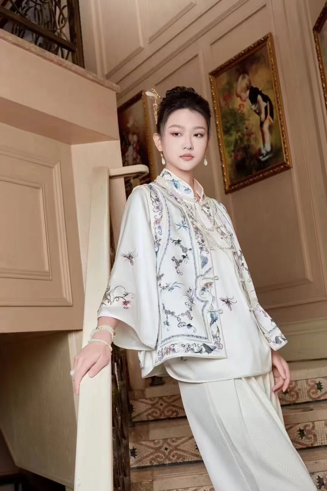 绣艺娇古苏绣万物生对襟马甲复古古风春夏通勤宽松中式日常中国风