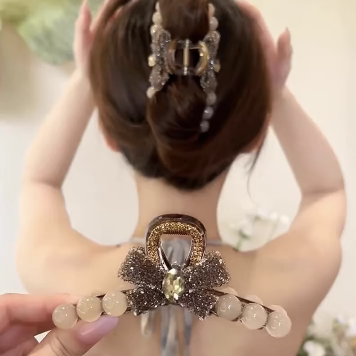 高级感气质水钻蝴蝶结抓夹后脑勺大号盘发鲨鱼夹子半扎披发大号