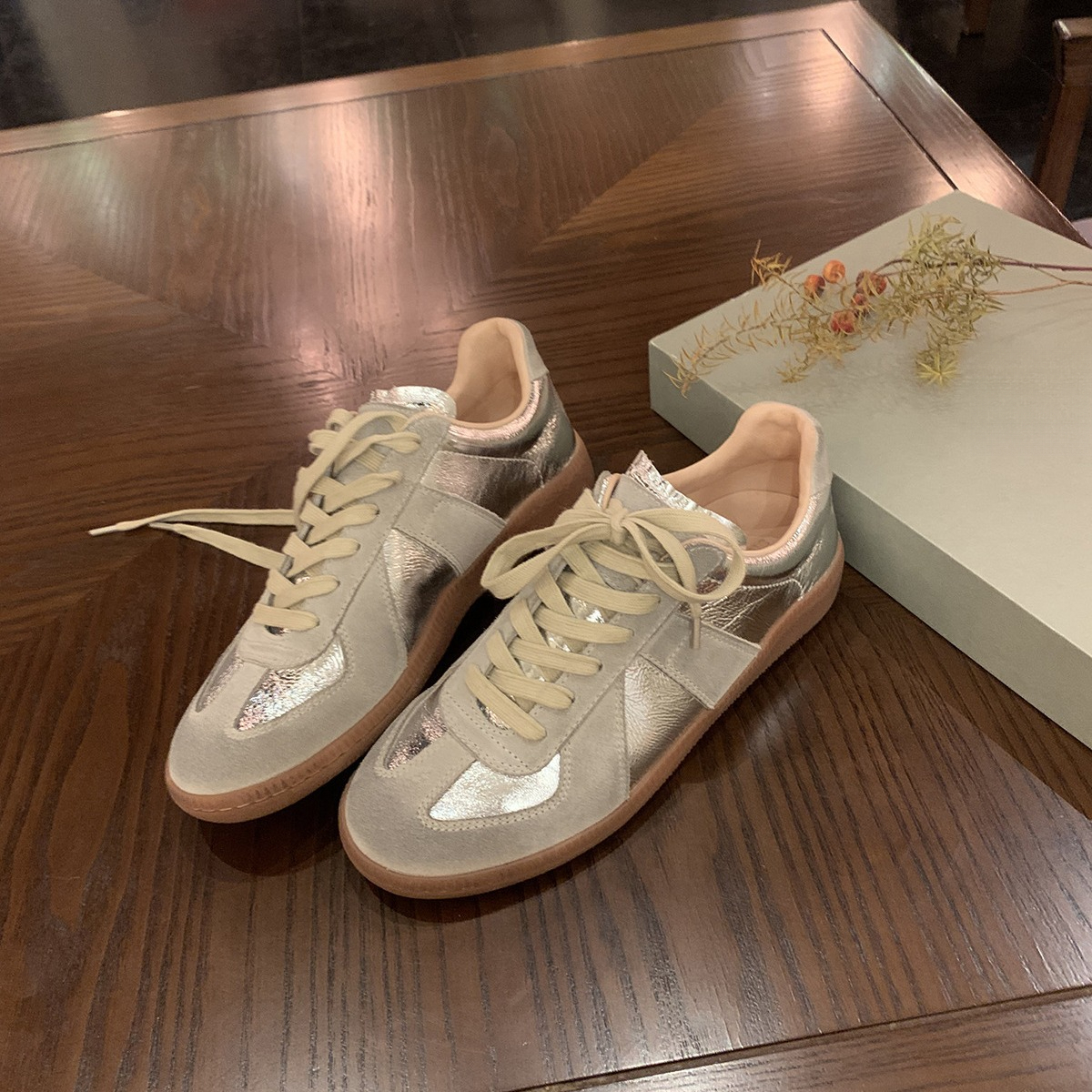 【茵茵家】升级版本~m*6拼色做旧真皮休闲运动德训鞋女板鞋秋季新款