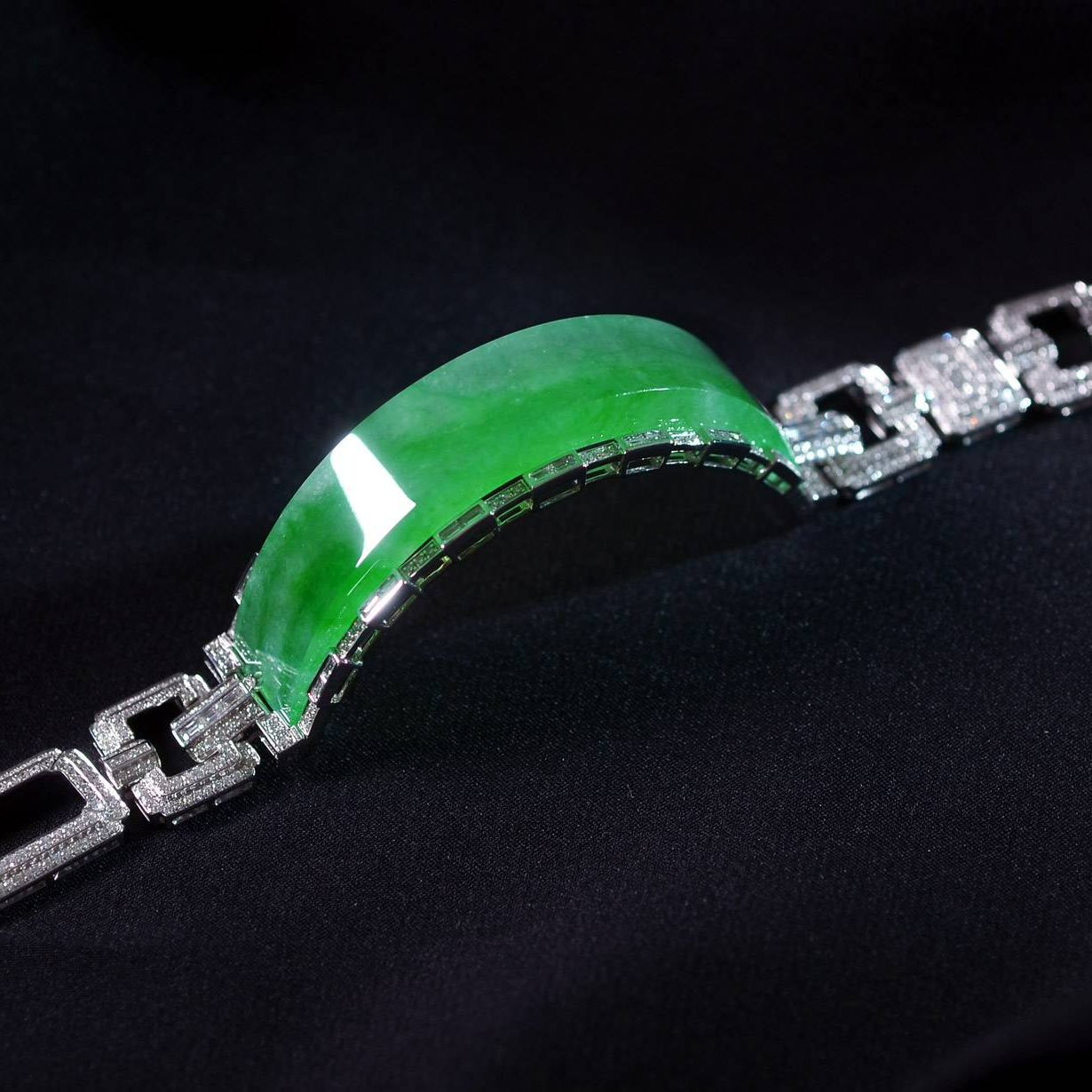 缅甸翡翠A货G18K翠色翡翠手环