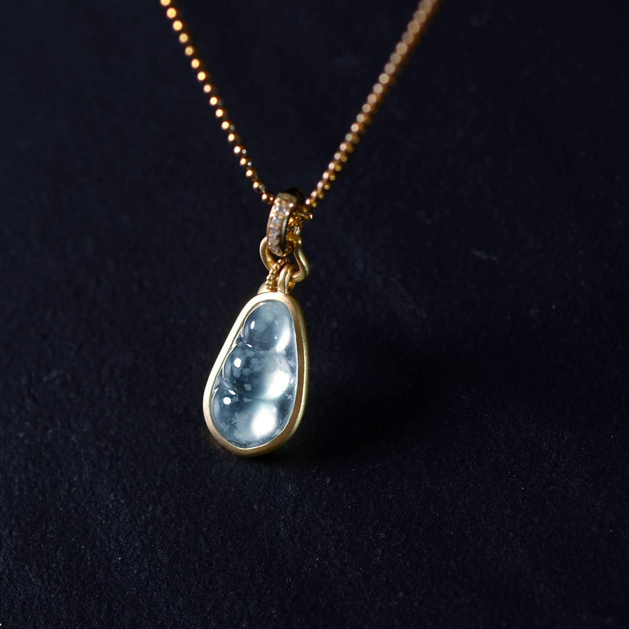 缅甸翡翠A货G18K玻种福豆挂坠