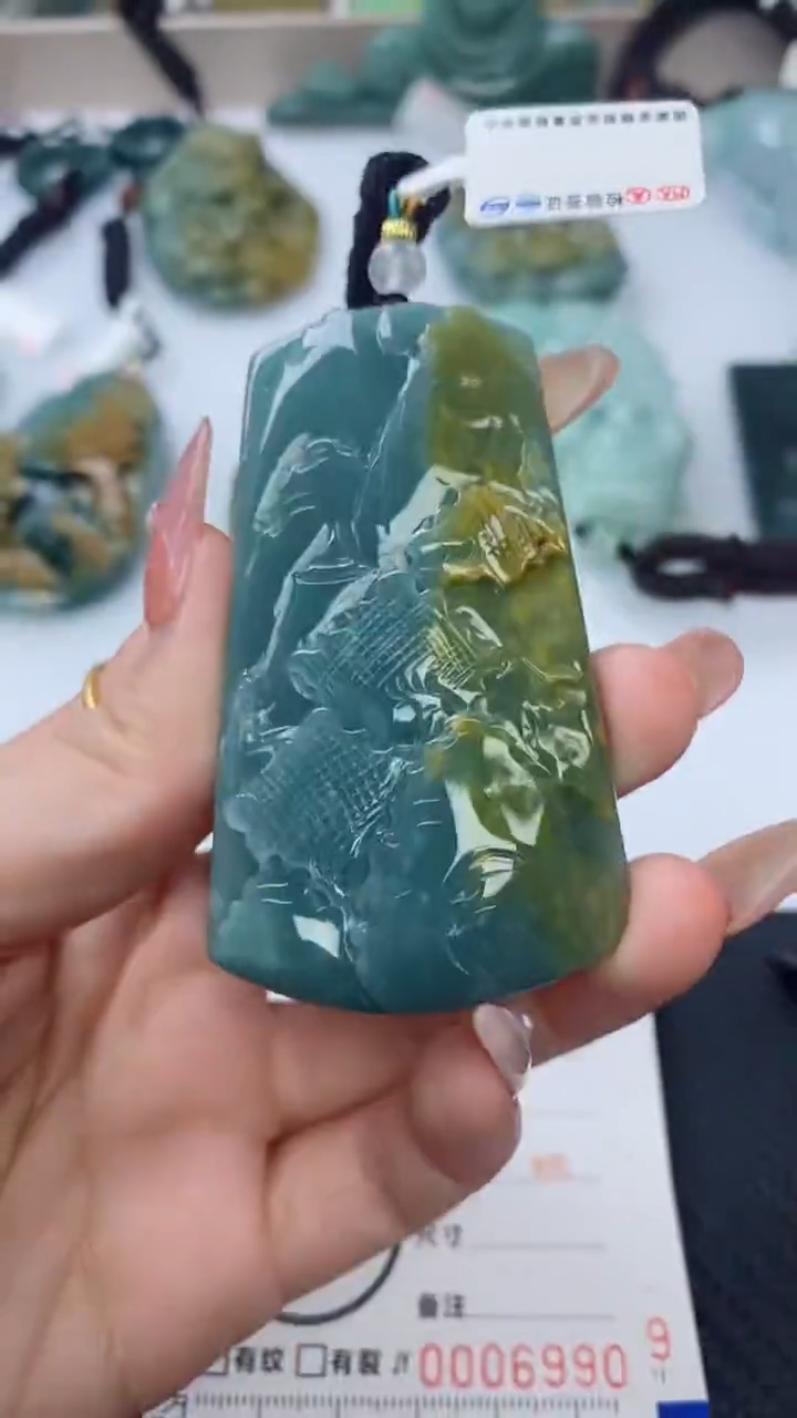 【闪购商品】翡翠颈饰未镶嵌