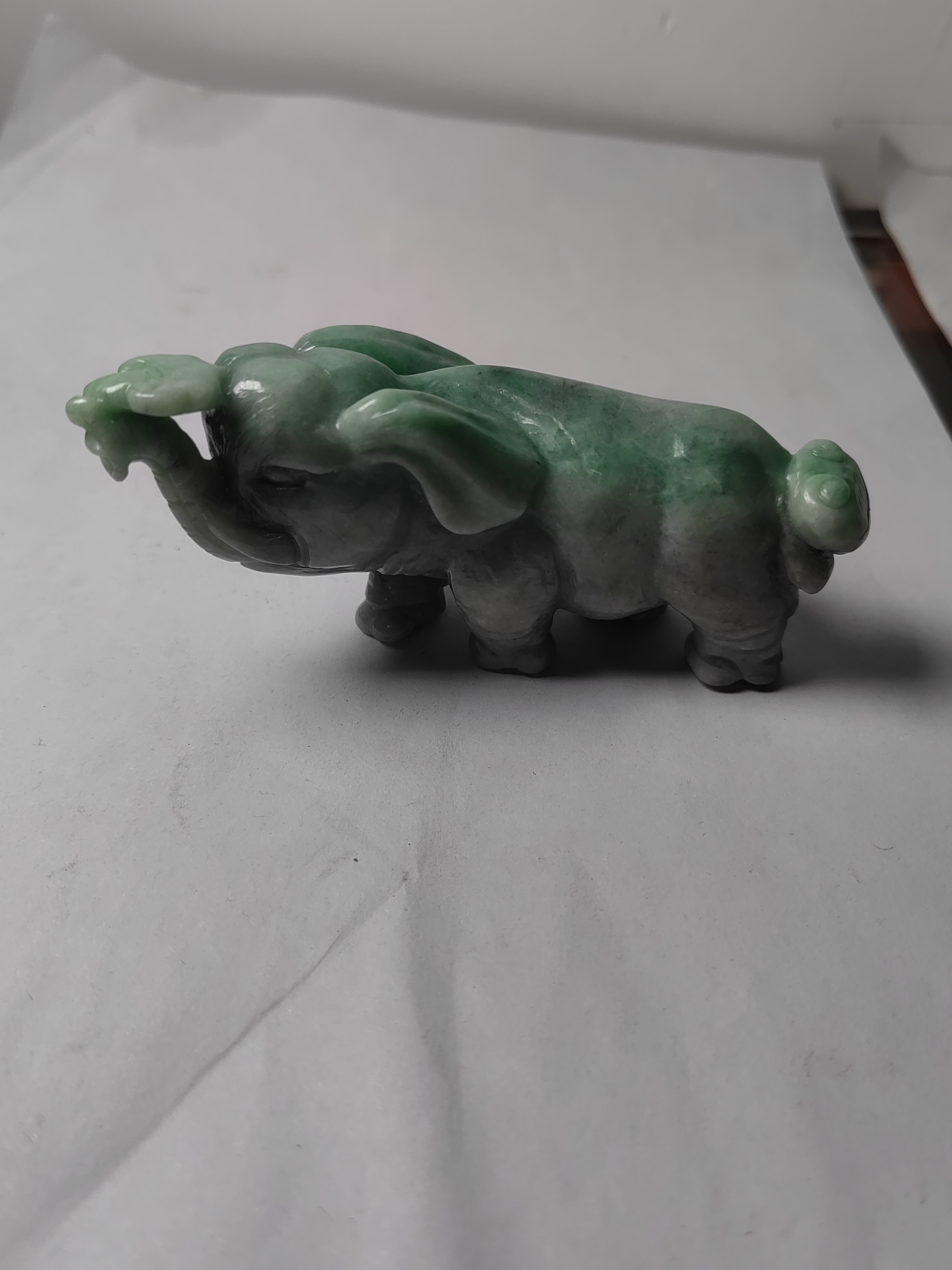 缅甸天然翡翠大象翡翠摆件