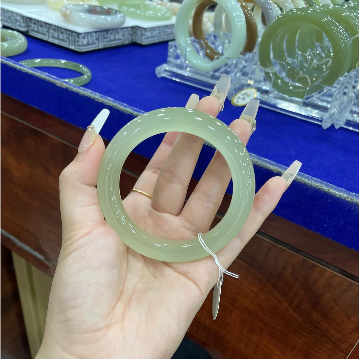 正品严选葡萄肉绿玉髓手镯天然正品湖水绿玛瑙玉石镯子多样性发一