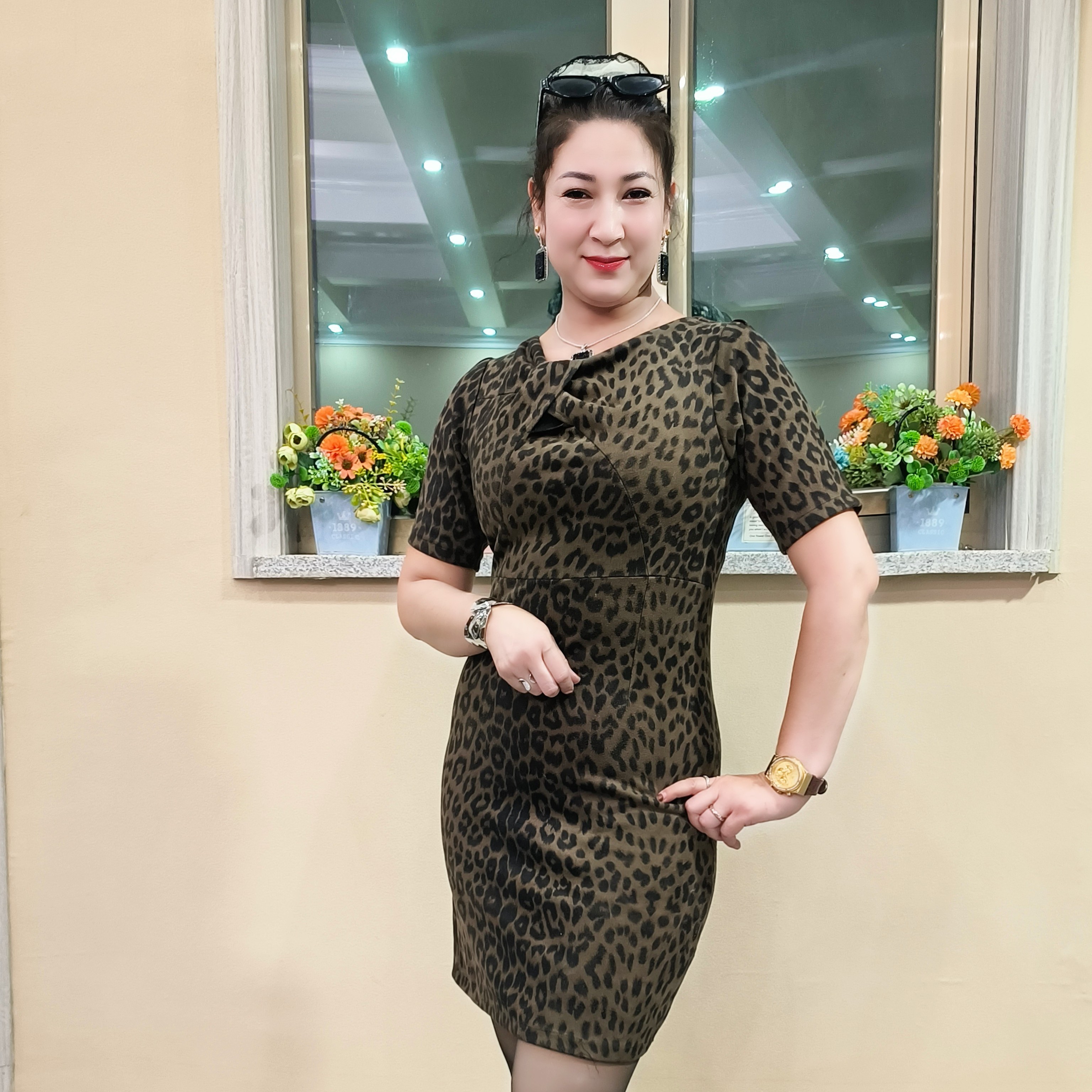 性感豹纹V领连衣裙2024新款连衣裙气质诱惑短裙