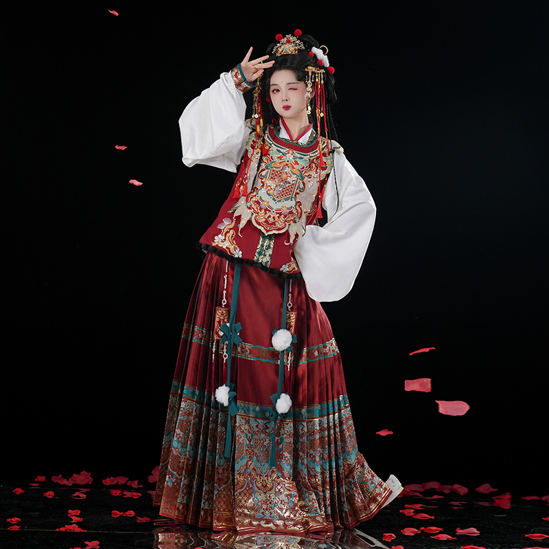 汉衣冠华【吉祥盏】原创明制方领汉服冬款新年战袍马面裙红色套装