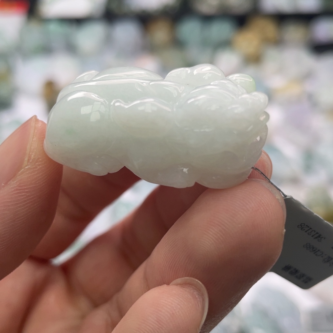 翡翠颈饰未镶嵌貔貅