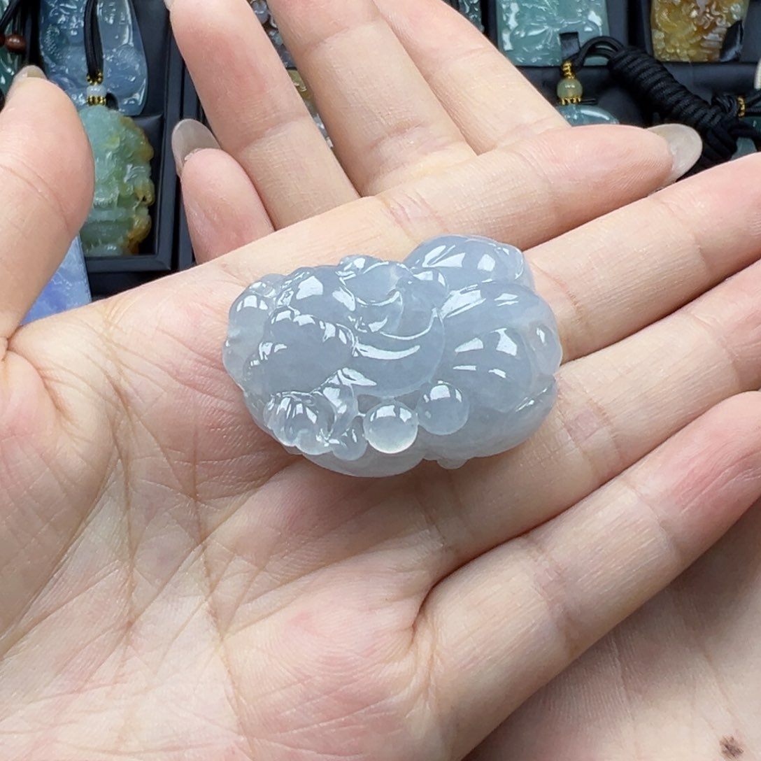 翡翠颈饰未镶嵌貔貅