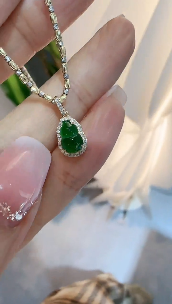 【闪购商品】翡翠葫芦吊坠K黄18K金镶嵌不含链子