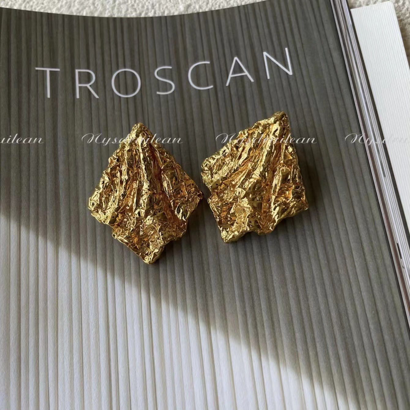 新款欧美风复古锡纸褶皱耳环女时髦时尚不规则气质耳饰