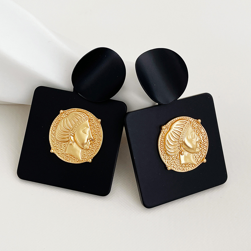 女王人像金属耳环女 轻奢银针设计感圆形黑色耳坠耳饰