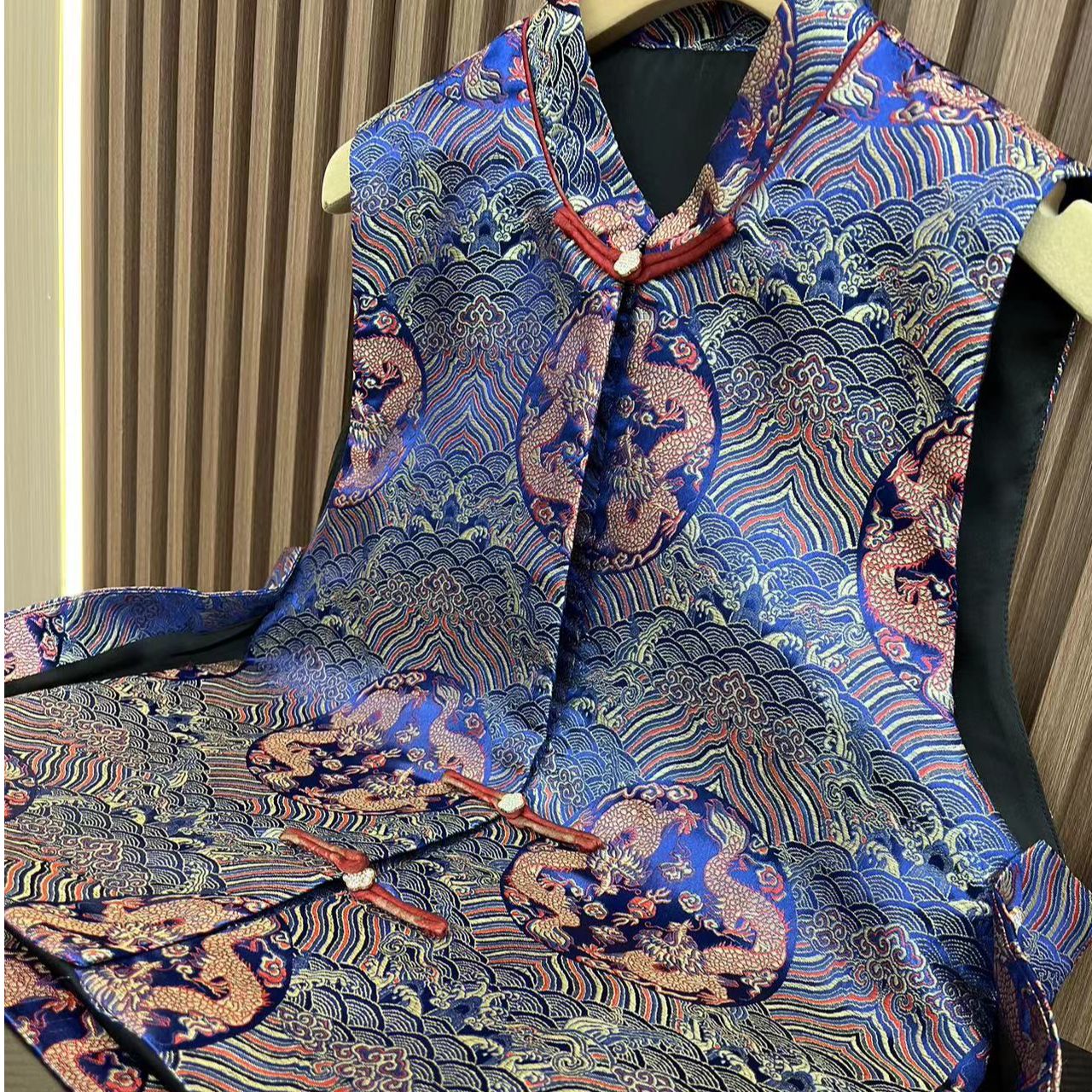 见山【131】双龙马甲时尚百搭