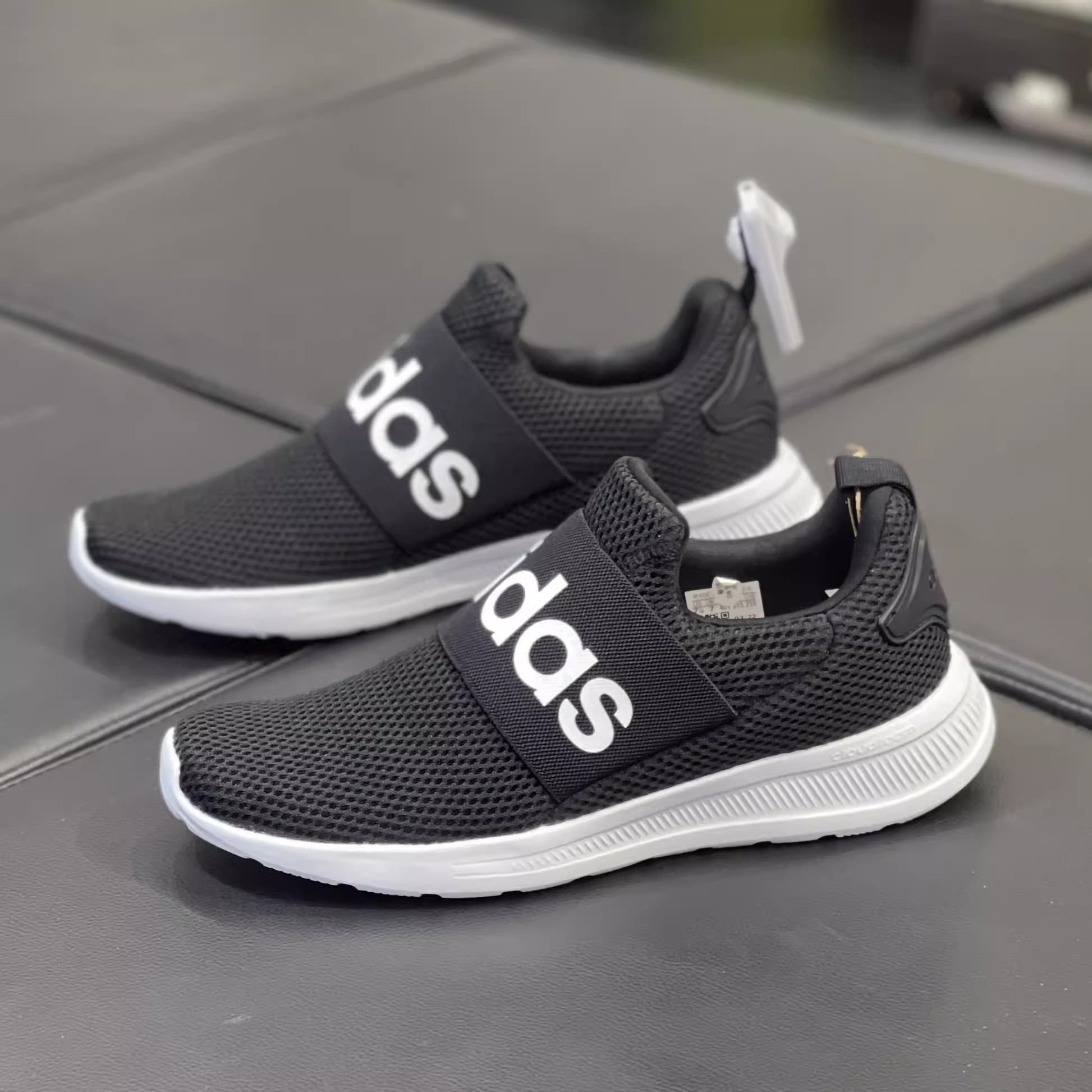 Adidas/阿迪达斯男子一脚蹬懒人鞋网面透气跑步运动休闲鞋H04343