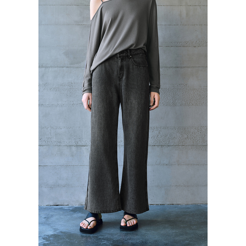 UR2024秋季新款女装复古休闲丹宁水洗直筒牛仔长裤UWM840041