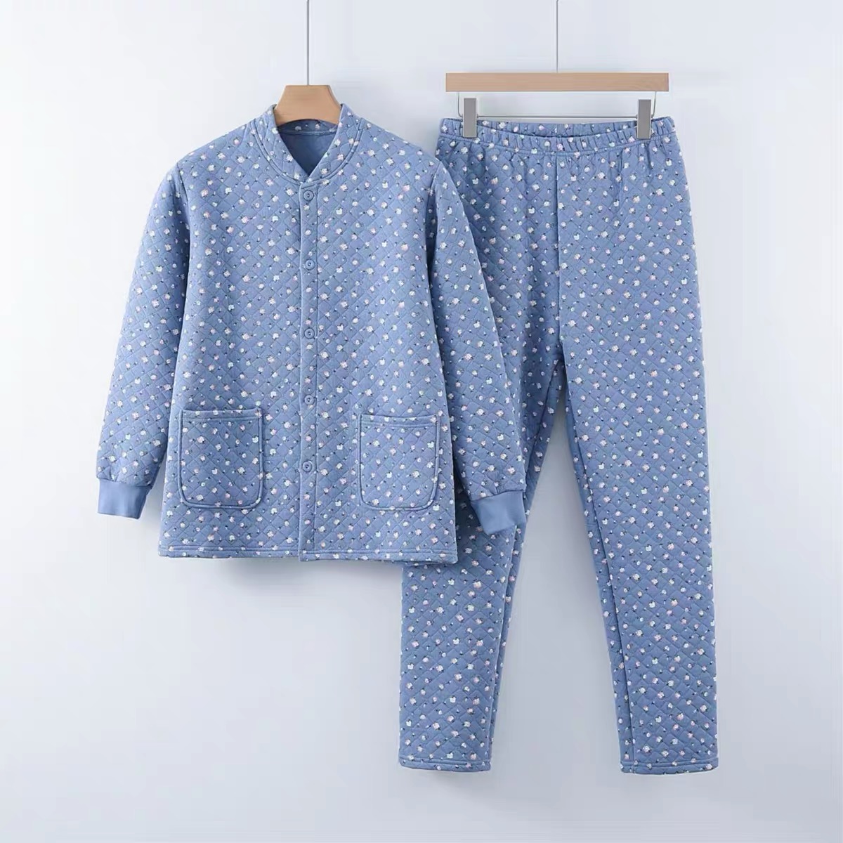 中老年女纯棉开衫保暖衣套装妈妈加肥宽松三层保暖家居服睡衣睡裤