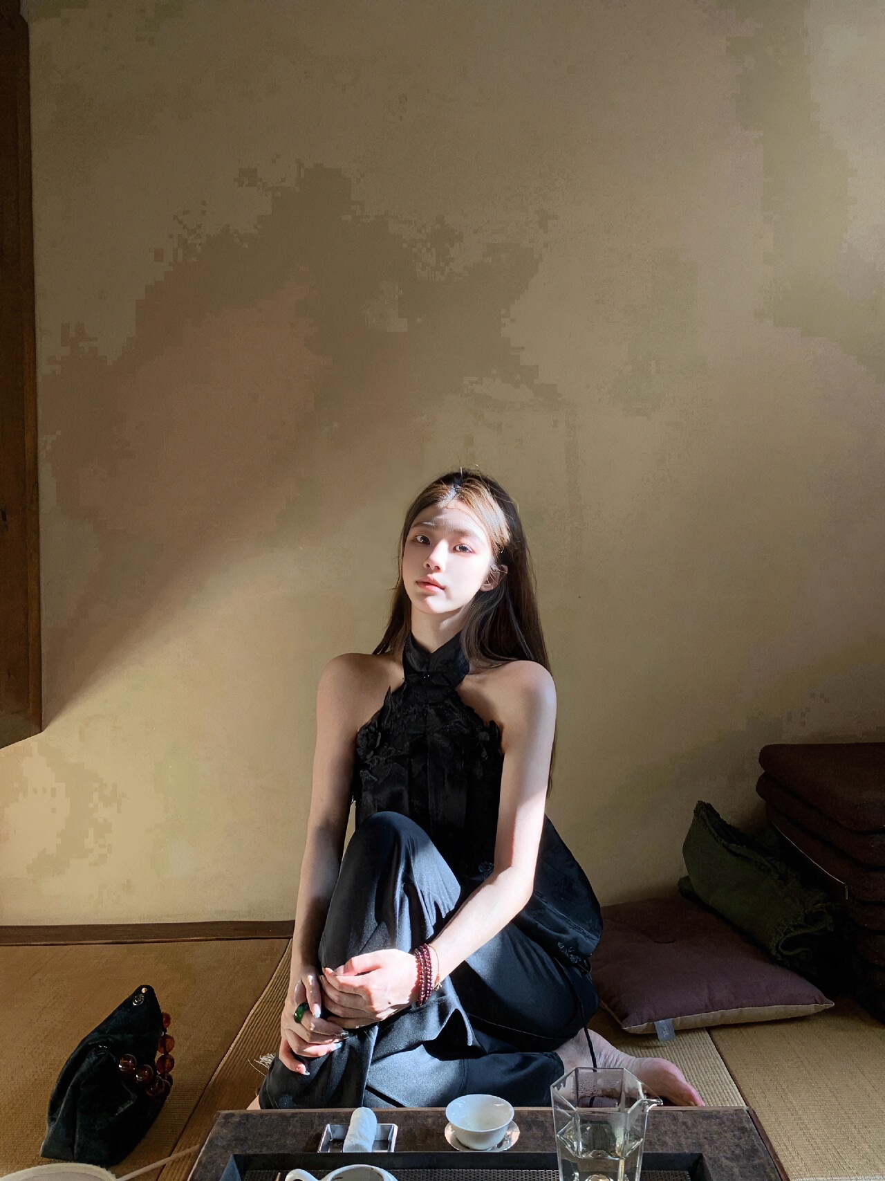 气质名媛性感辣妹缎面无袖挂脖上衣女夏季高腰黑色休闲长裤两件套