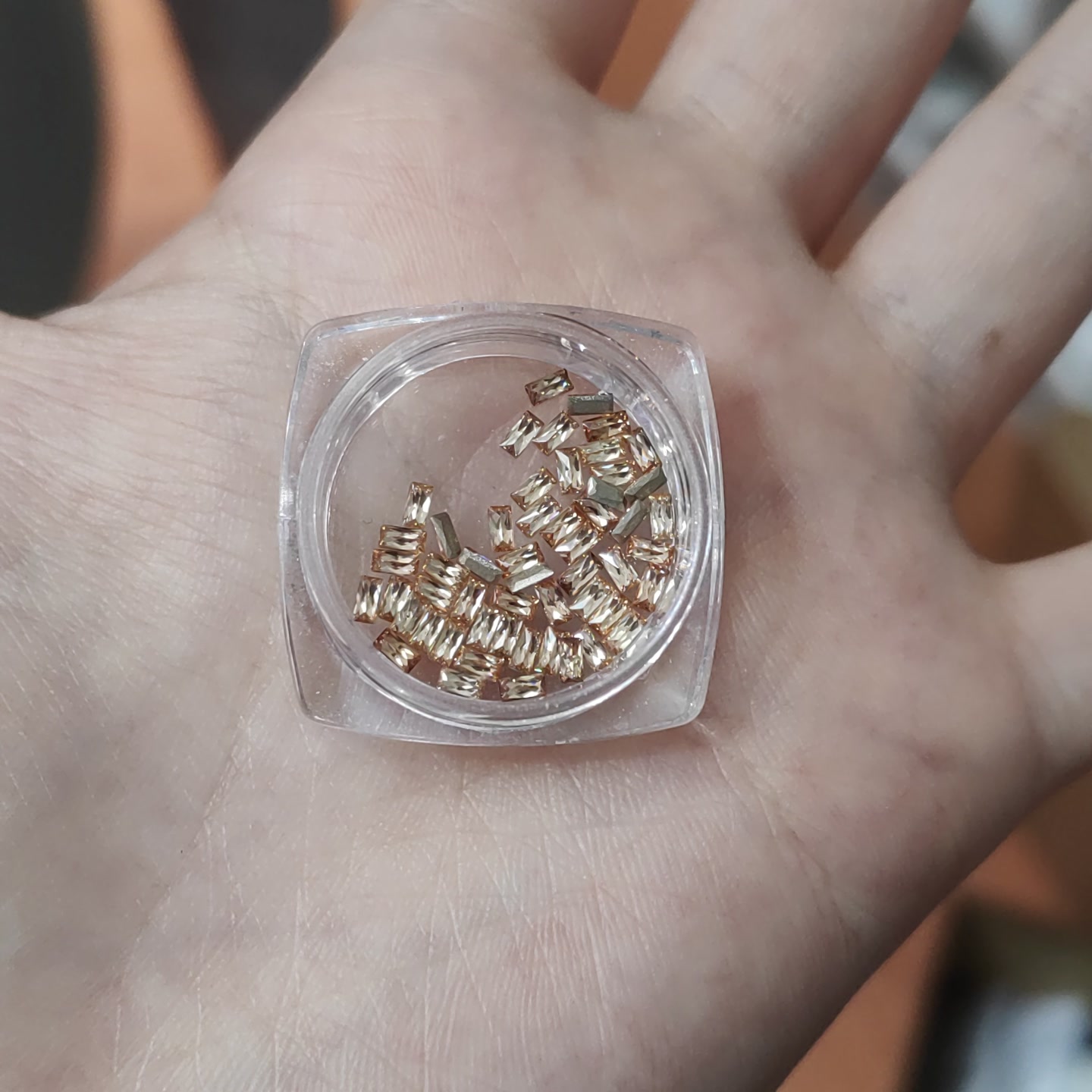 【0107】美甲饰品锆石钻香槟色50颗装混款，满30包邮