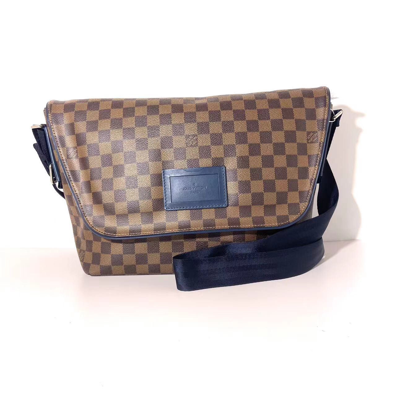 99新 LouisVuitton/路易威登 棕棋盘格翻盖斜挎包/030