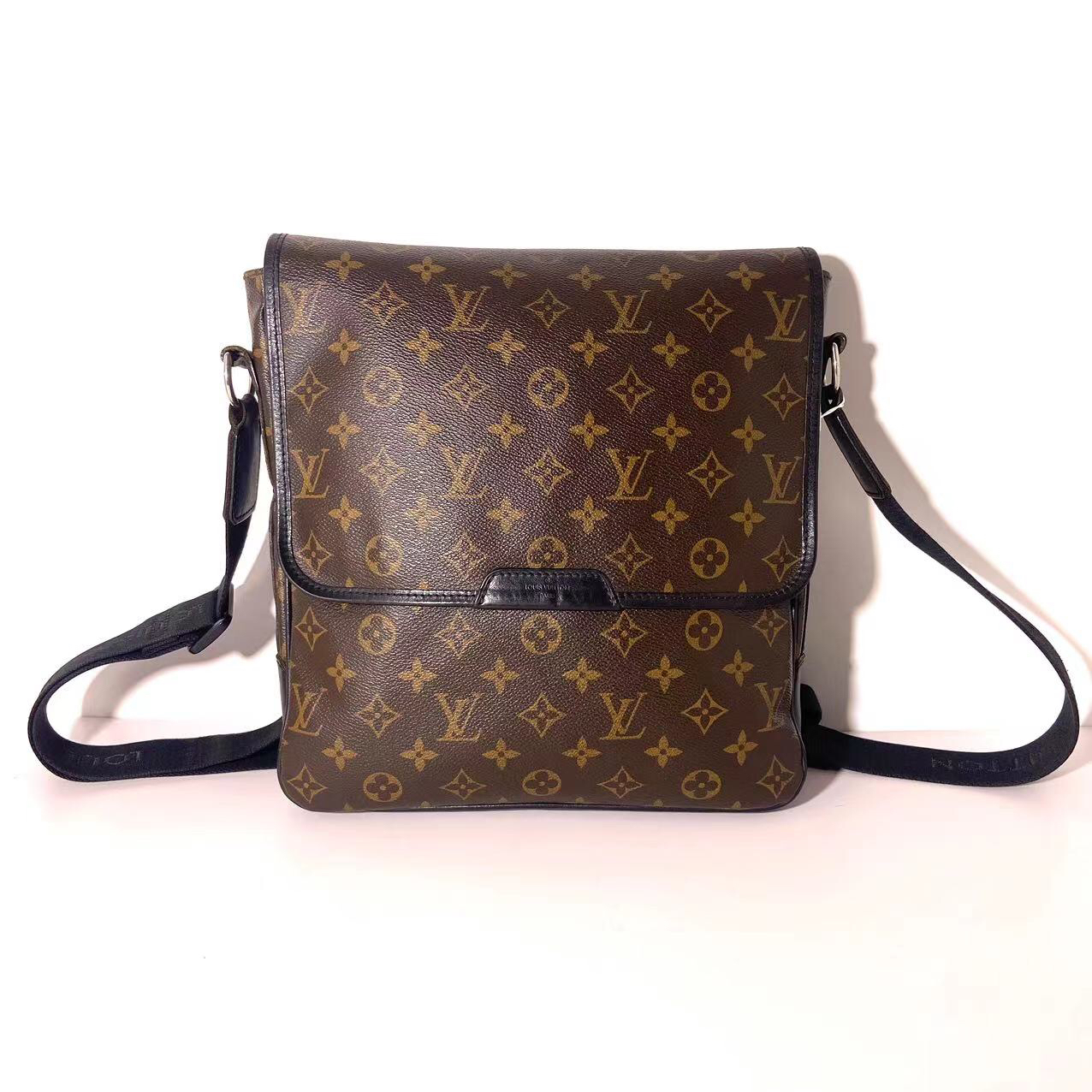 95新 LouisVuitton/路易威登 男士经典中号棕老花翻盖 斜挎包/088