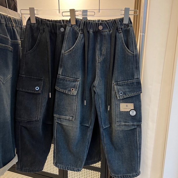 现货清，想好再拍！男童工装口袋一体绒牛仔裤宽松百搭水洗秋冬